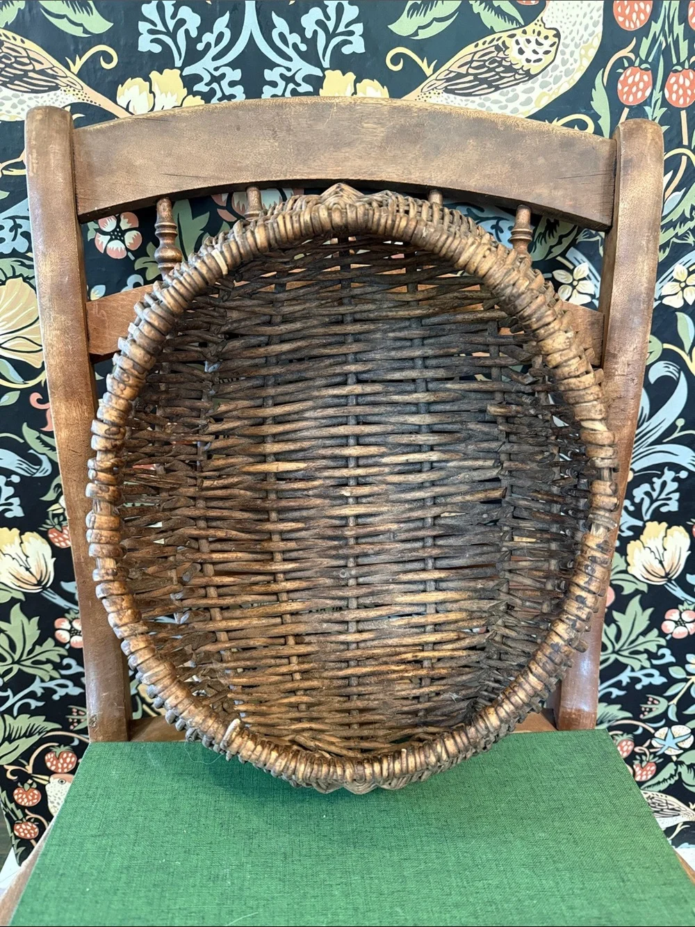 Vintage Curved Ribbed Style Wicker Willow Basket